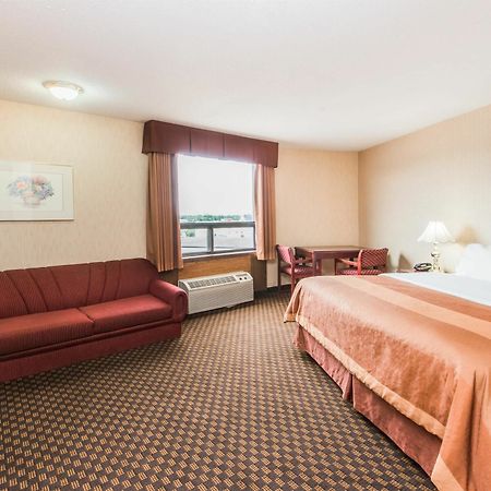 Howard Johnson By Wyndham Kitchener Conestoga Exterior foto